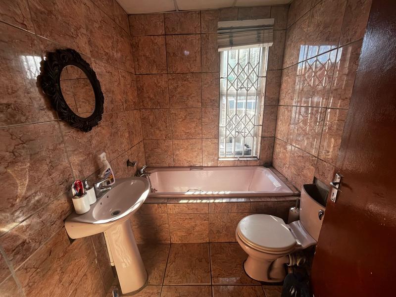 2 Bedroom Property for Sale in Leiden Western Cape